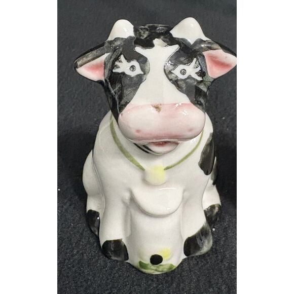 Vintage Cow Salt & Pepper Shakers - Picture 3 of 5